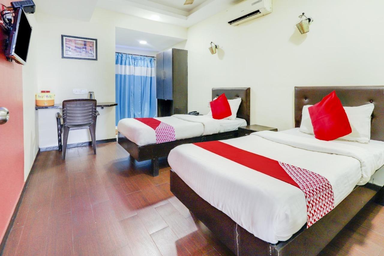 Oyo Hotel Dash Vadodara Dış mekan fotoğraf