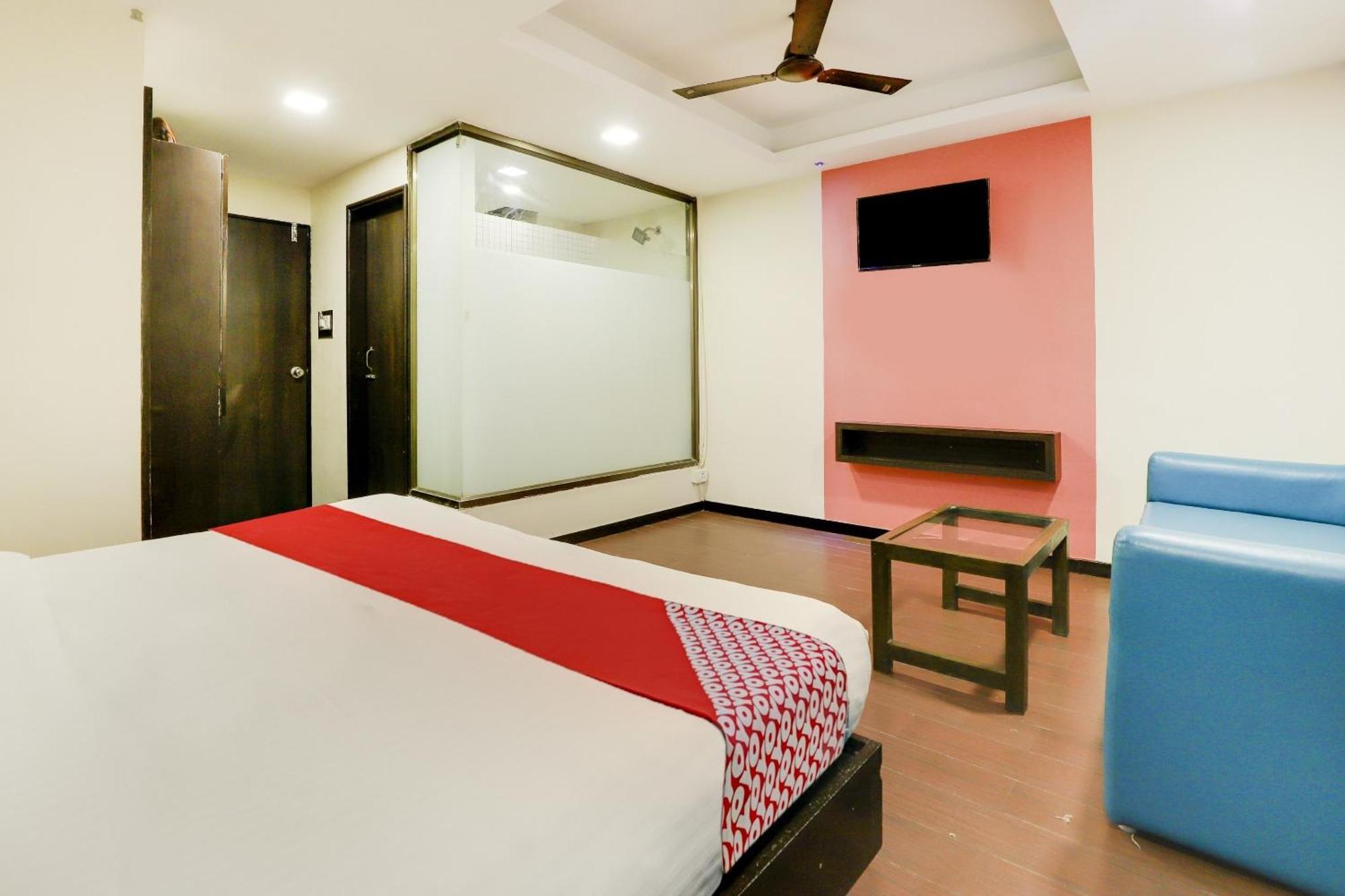 Oyo Hotel Dash Vadodara Dış mekan fotoğraf